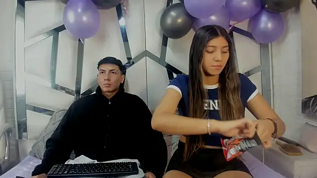 ScarlettAndLucas online show from February 4, 1:06 pm