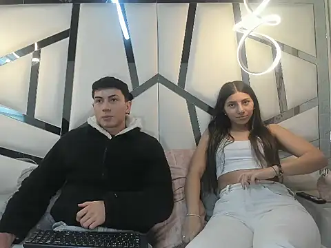 ScarlettAndLucas online show from March 4, 12:22 pm