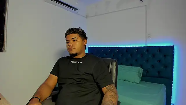 Snapshot of jordan_colman chatting on January 10, 12:29 pm jordan colman online show from January 10, 12:29 pm