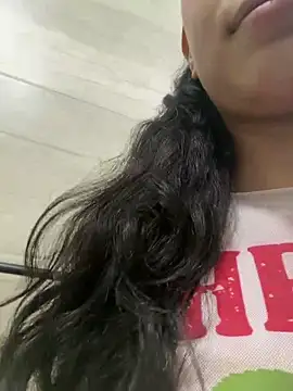 l0lita emi online show from April 20, 4:21 pm