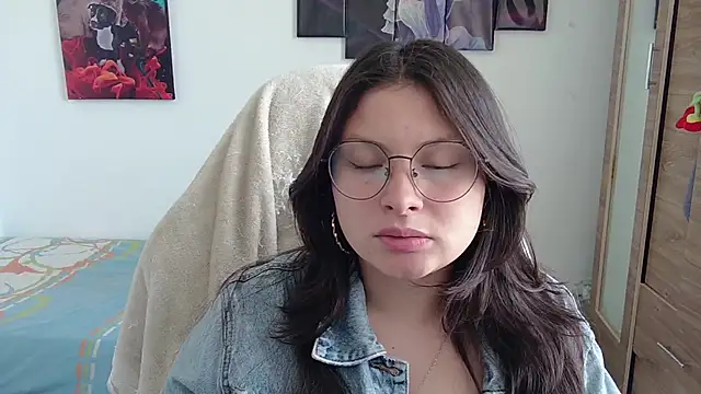 Snapshot of yessica_gomez01 chatting on April 30, 8:57 pm yessica gomez01 online show from April 30, 8:57 pm