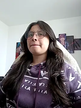 Snapshot of yessica_gomez01 chatting on May 2, 6:57 pm yessica gomez01 online show from May 2, 6:57 pm