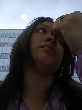 Snapshot of yessica_gomez01 chatting on May 13, 12:46 pm yessica gomez01 online show from May 13, 12:46 pm