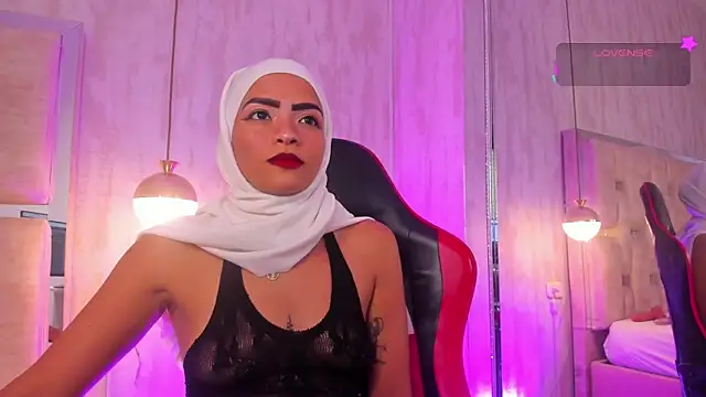 VeronicaFlowers  online show from February 4, 8:36 pm