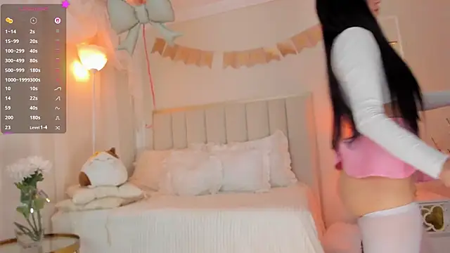 Snapshot of your_alina18 chatting on July 23, 11:35 pm your alina18 online show from July 23, 11:35 pm