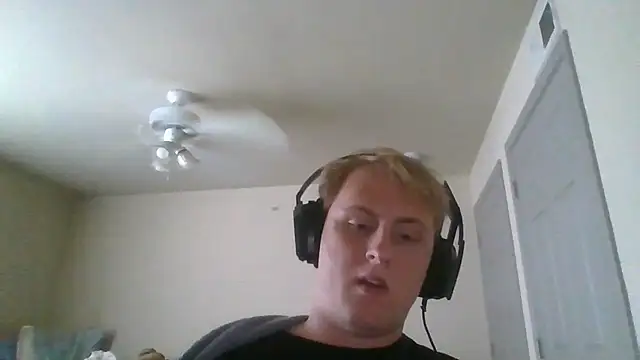 Snapshot of dsommers23 chatting on July 21, 1:24 pm dsommers23 online show from July 21, 1:24 pm