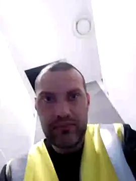 Snapshot of pacakiraly21 chatting on April 20, 8:28 am pacakiraly21 online show from April 20, 8:28 am