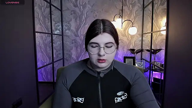 Siena aa online show from February 10, 8:35 pm