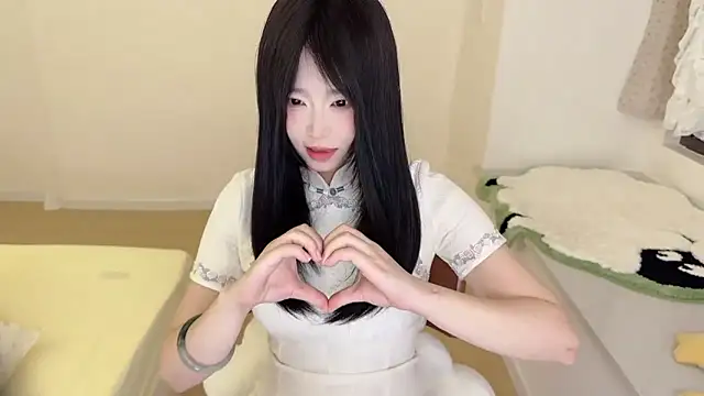 Onefiona online show from February 11, 11:15 am