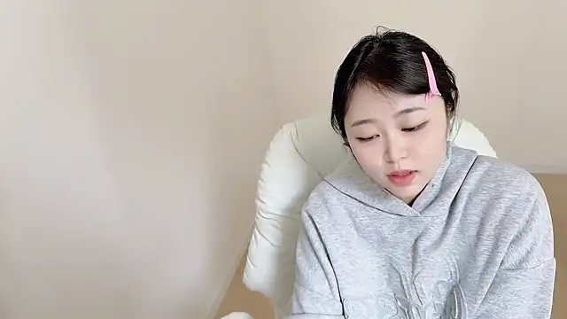 Onefiona online show from April 20, 6:27 am