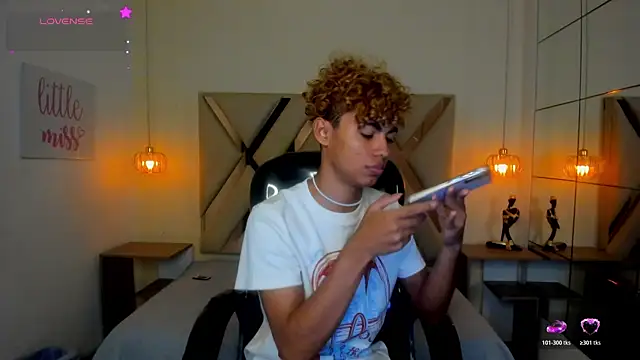 Snapshot of Anyelo_Twink chatting on July 26, 4:09 am Anyelo Twink online show from July 26, 4:09 am
