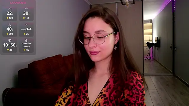Snapshot of classy____ chatting on April 26, 1:20 pm classy online show from April 26, 1:20 pm