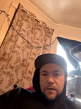 Snapshot of Wet4Bread chatting on January 10, 3:36 pm Wet4Bread online show from January 10, 3:36 pm