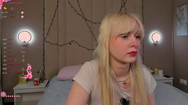 AdeleSilvy online show from March 26, 1:55 am