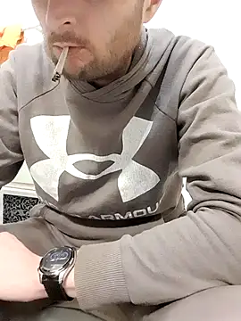 80julien online show from February 24, 1:42 pm