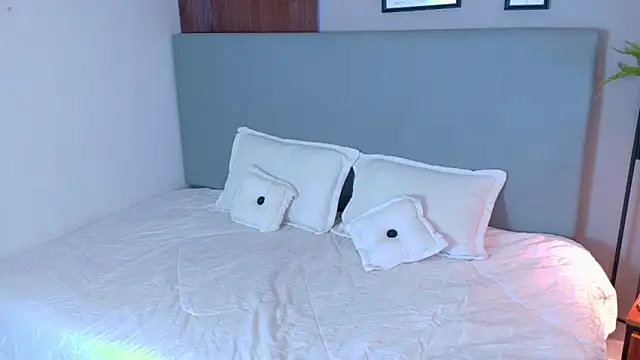 zarah queen online show from February 14, 3:47 am