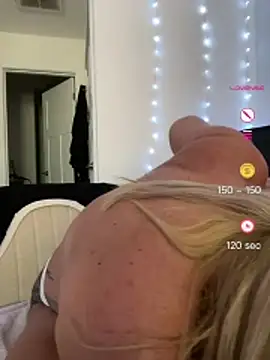Snapshot of FoxyMillie chatting on July 12, 7:16 pm FoxyMillie online show from July 12, 7:16 pm