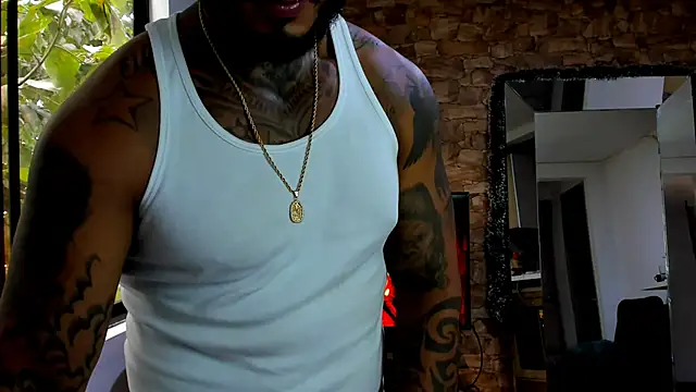 Snapshot of alexis_27121 chatting on January 19, 3:05 pm alexis 27121 online show from January 19, 3:05 pm