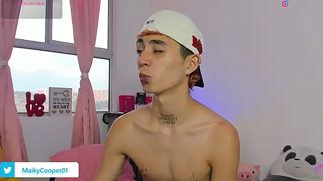 Maiky Cooper01 online show from March 4, 8:04 pm