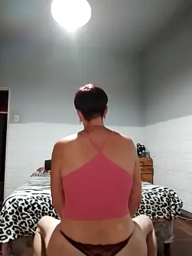 Snapshot of Juguetonafogosa5 chatting on February 2, 4:38 pm Juguetonafogosa5 online show from February 2, 4:38 pm