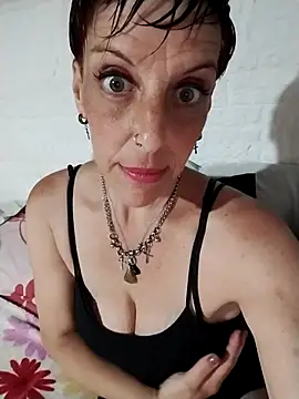 Snapshot of Juguetonafogosa5 chatting on February 4, 10:47 pm Juguetonafogosa5 online show from February 4, 10:47 pm