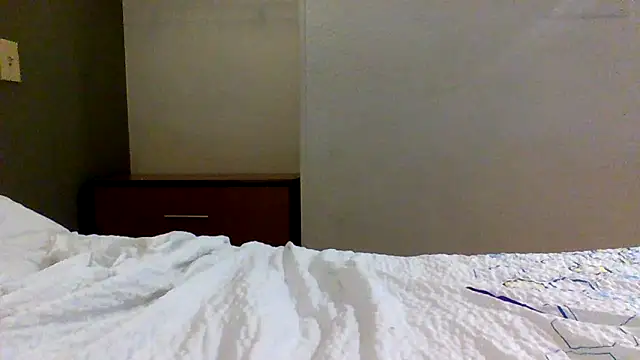 Snapshot of RamonaUzi chatting on February 5, 10:36 pm RamonaUzi online show from February 5, 10:36 pm