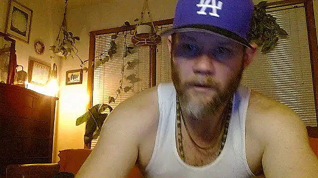 Snapshot of marcus_graves_13 chatting on March 11, 2:06 am marcus graves 13 online show from March 11, 2:06 am