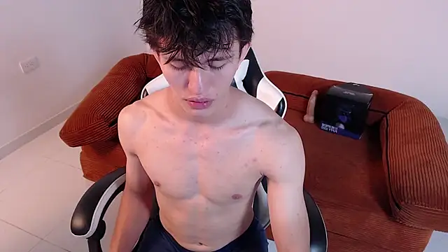 Snapshot of DarrenColleen chatting on February 7, 2:04 am DarrenColleen online show from February 7, 2:04 am