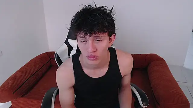 DarrenColleen online show from April 14, 1:39 pm