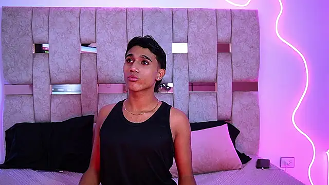 Snapshot of LiamJaxon chatting on February 1, 4:11 am LiamJaxon online show from February 1, 4:11 am