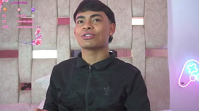 Snapshot of LiamJaxon chatting on February 19, 3:13 am LiamJaxon online show from February 19, 3:13 am