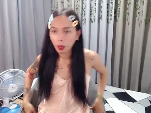 Snapshot of LOVELYMAYUMIE chatting on December 7, 1:51 pm LOVELYMAYUMIE online show from December 7, 1:51 pm