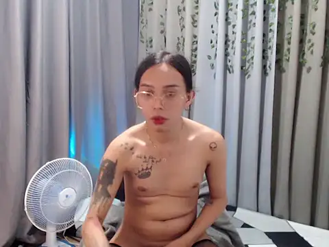 Snapshot of LOVELYMAYUMIE chatting on December 14, 2:53 pm LOVELYMAYUMIE online show from December 14, 2:53 pm