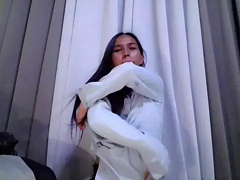 Snapshot of LOVELYMAYUMIE chatting on March 23, 12:20 pm LOVELYMAYUMIE online show from March 23, 12:20 pm