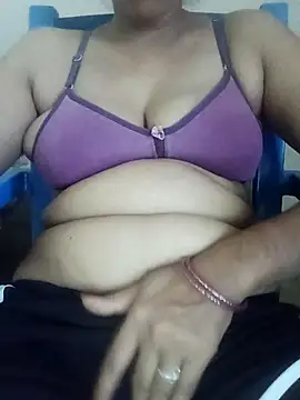 sexyqueen558 online show from April 13, 8:42 am