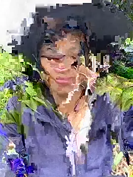 Snapshot of sun-shii chatting on July 18, 12:59 am sun-shii online show from July 18, 12:59 am