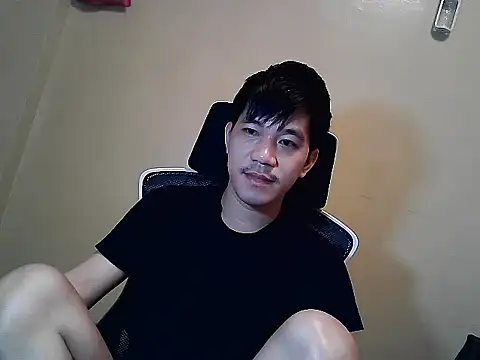 Snapshot of asian_guy67 chatting on July 2, 12:10 am asian guy67 online show from July 2, 12:10 am