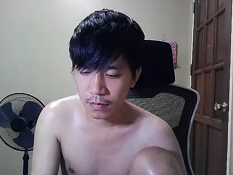 Snapshot of asian_guy67 chatting on July 28, 8:52 pm asian guy67 online show from July 28, 8:52 pm