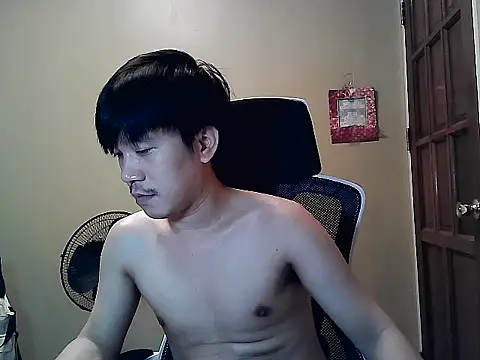 Snapshot of asian_guy67 chatting on August 1, 4:50 pm asian guy67 online show from August 1, 4:50 pm