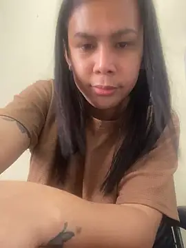 Snapshot of BriannaCruz24 chatting on April 21, 2:04 am BriannaCruz24 online show from April 21, 2:04 am