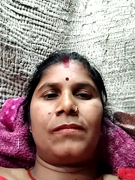 Hot di97 online show from February 18, 8:21 am