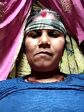 Hot di97 online show from February 21, 12:50 pm