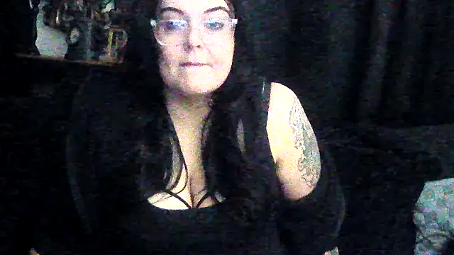 Snapshot of Miss_CurvesXXX chatting on February 8, 6:06 am Miss CurvesXXX online show from February 8, 6:06 am