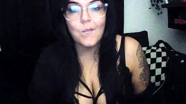 Snapshot of Miss_CurvesXXX chatting on February 12, 5:08 pm Miss CurvesXXX online show from February 12, 5:08 pm