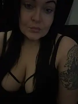 Snapshot of Miss_CurvesXXX chatting on February 25, 12:04 pm Miss CurvesXXX online show from February 25, 12:04 pm