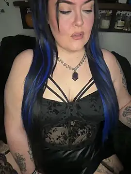 Snapshot of Miss_CurvesXXX chatting on April 18, 10:10 pm Miss CurvesXXX online show from April 18, 10:10 pm