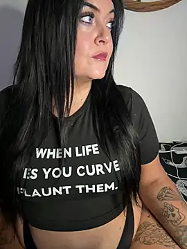 Snapshot of Miss_CurvesXXX chatting on August 2, 9:08 am Miss CurvesXXX online show from August 2, 9:08 am
