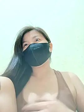 Snapshot of Lyly-68688 chatting on April 20, 2:20 pm Lyly-68688 online show from April 20, 2:20 pm