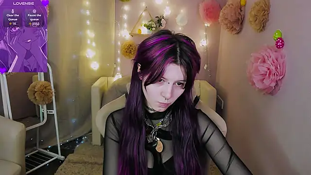 Snapshot of Ashley_Veil chatting on May 12, 8:50 pm Ashley Veil online show from May 12, 8:50 pm