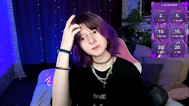 Snapshot of Ashley_Veil chatting on July 30, 8:52 pm Ashley Veil online show from July 30, 8:52 pm